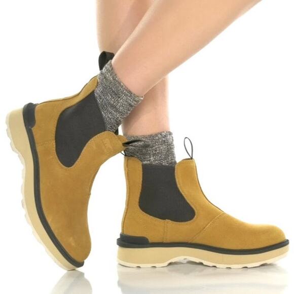 Sorel Hi-Line Chelsea Boots Geo Yellow Jet Size 9.5